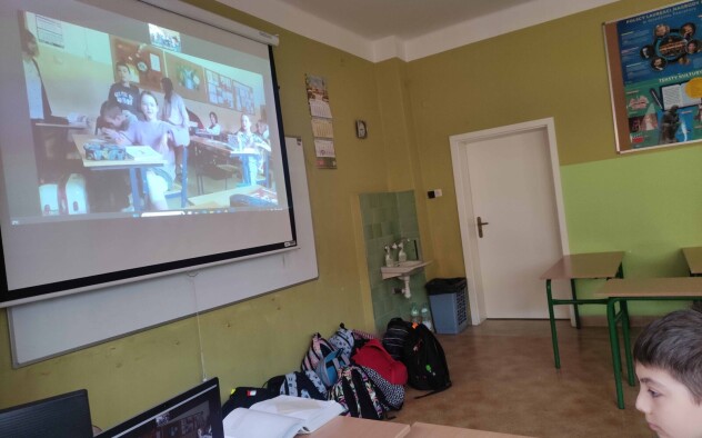 Widok ekranu z połączeniem zdalnym z klasą 4a z SP45 w Gdańsku